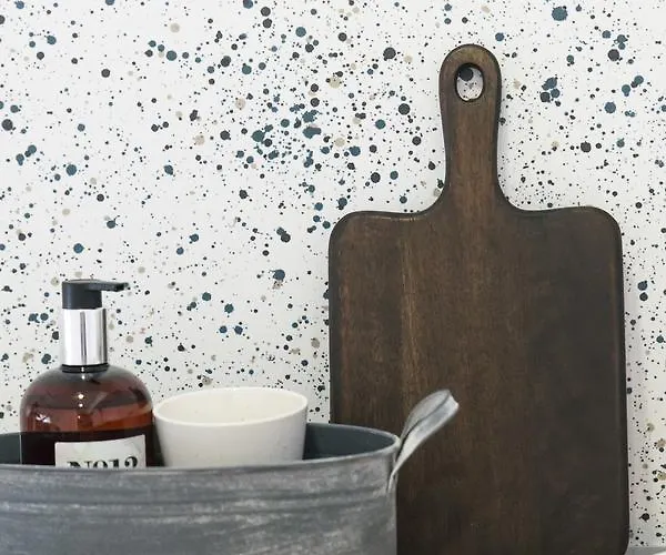 Balabanov White شقة فارنا